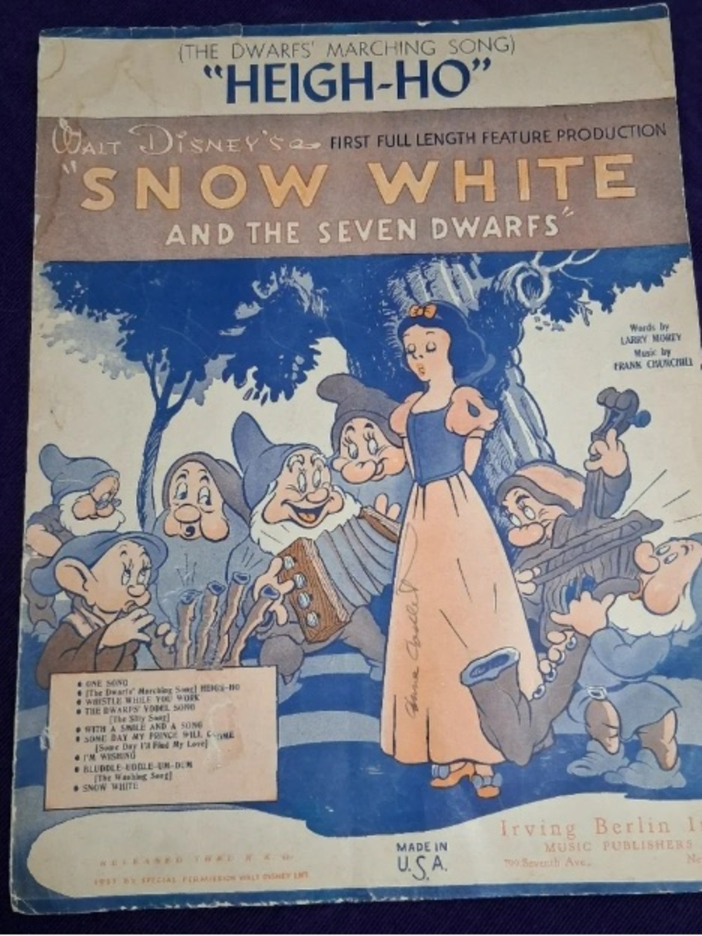 Snow White and the Seven Dwarfs Vintage-Style Art Print - Blue